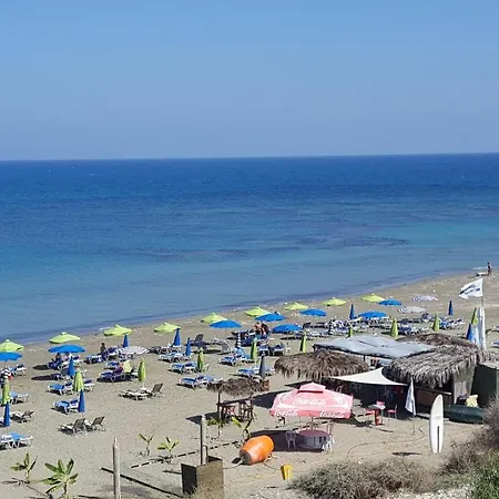 Дом отдыха At Faros Beach Перволия
