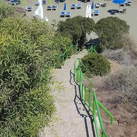At Faros Beach * 페리볼리아